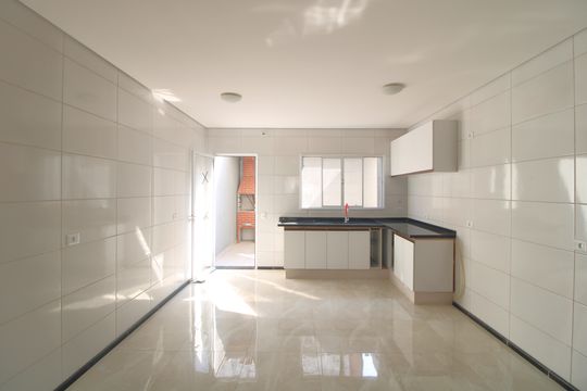 Cozinha de casa à venda com 3 quartos, 86m² em Campo Grande, São Paulo