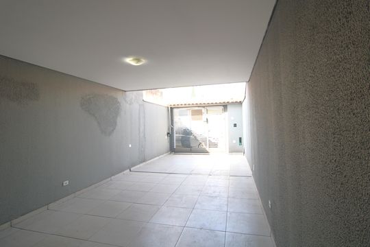 Garagem de casa à venda com 3 quartos, 86m² em Campo Grande, São Paulo