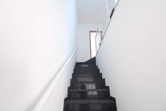 Escada de casa à venda com 3 quartos, 86m² em Campo Grande, São Paulo