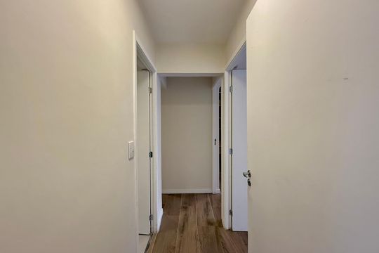 Corredor de apartamento à venda com 3 quartos, 83m² em Brooklin, São Paulo