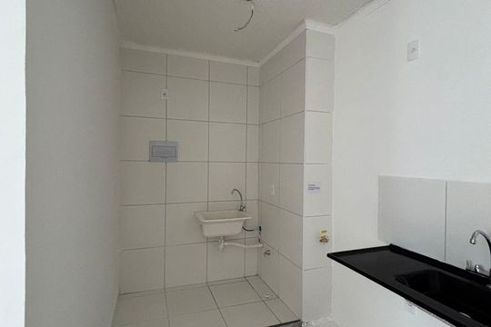 Cozinha de apartamento para alugar com 2 quartos, 36m² em Jardim São Luís, São Paulo