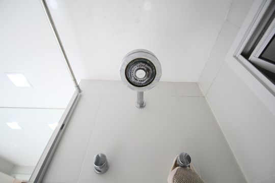 Banheiro 2 da Suíte 1 de apartamento à venda com 2 quartos, 141m² em Jardim Colombo, São Paulo
