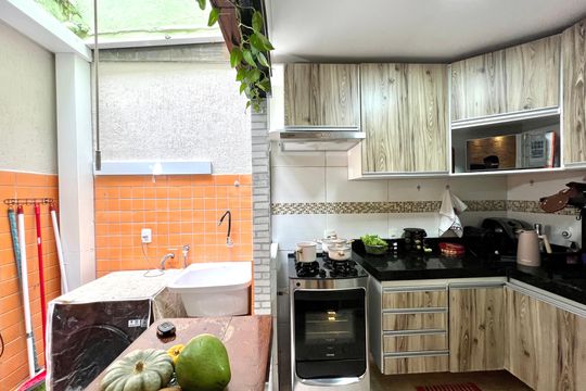 Cozinha e Área de Serviço de casa de condomínio à venda com 2 quartos, 78m² em Castelo, Belo Horizonte