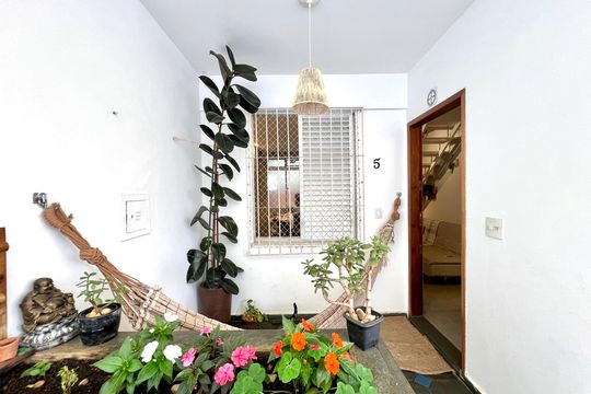 Hall de entrada de casa de condomínio à venda com 2 quartos, 78m² em Castelo, Belo Horizonte