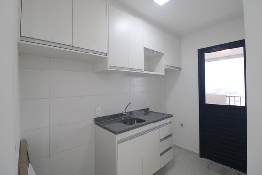 Cozinha de apartamento para alugar com 2 quartos, 50m² em Vila Lisboa, São Paulo