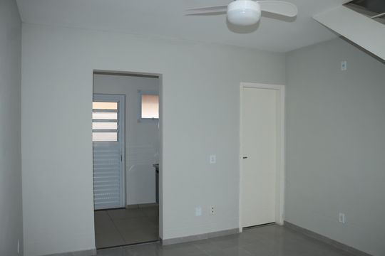 Casa de Condomínio para alugar com 2 quartos, 50m² em Água Espraiada (caucaia do Alto), Cotia