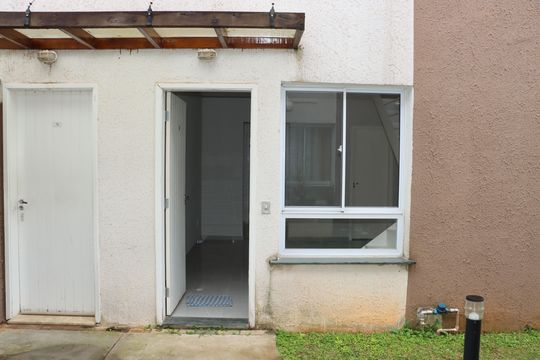Casa de Condomínio para alugar com 2 quartos, 50m² em Água Espraiada (caucaia do Alto), Cotia