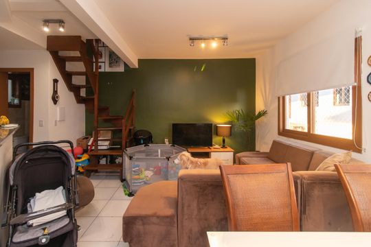 Sala de casa à venda com 2 quartos, 109m² em Ipanema, Porto Alegre