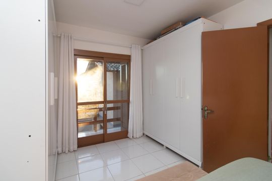 Quarto 1 de casa à venda com 2 quartos, 109m² em Ipanema, Porto Alegre