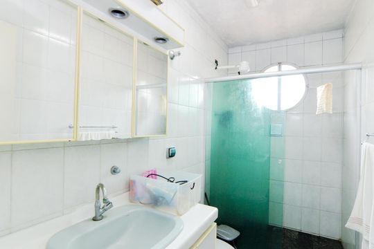 Banheiro do Quarto 1 de casa à venda com 2 quartos, 270m² em Jardim do Papai, Guarulhos