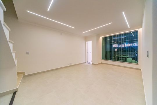 Casa à venda com 3 quartos, 299m² em Campestre, Santo André