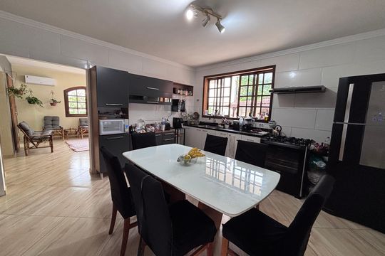 Cozinha de casa de condomínio à venda com 6 quartos, 600m² em Vargem Pequena, Rio de Janeiro
