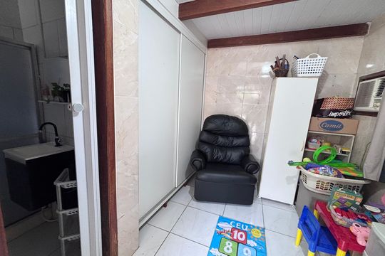 Quarto de Serviço de casa de condomínio à venda com 6 quartos, 600m² em Vargem Pequena, Rio de Janeiro