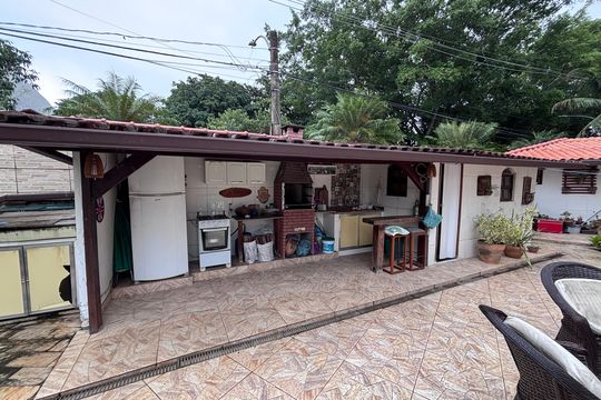 Área externa de casa de condomínio à venda com 6 quartos, 600m² em Vargem Pequena, Rio de Janeiro