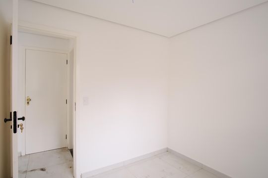 Quarto de apartamento à venda com 1 quarto, 40m² em Vila Beatriz, São Paulo