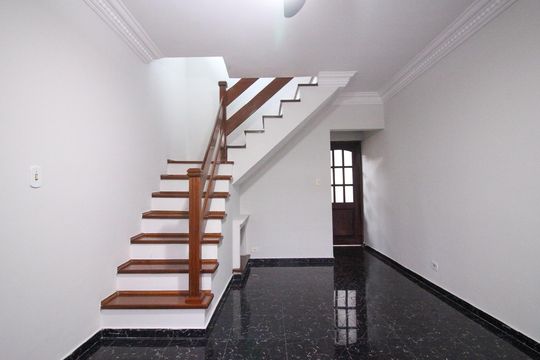 Sala de casa à venda com 3 quartos, 126m² em Jardim Ana Rosa, São Paulo
