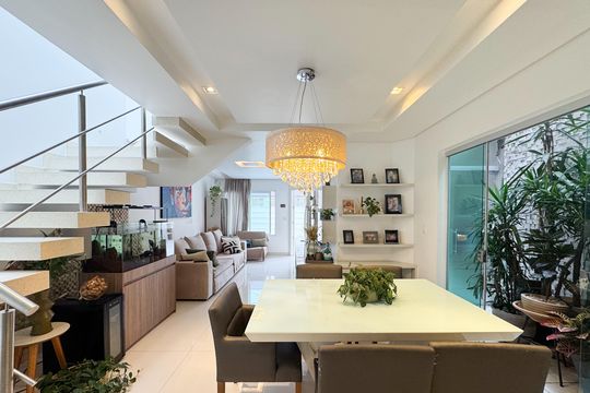 Sala  de casa à venda com 3 quartos, 200m² em Vila Jordanopolis, São Bernardo do Campo