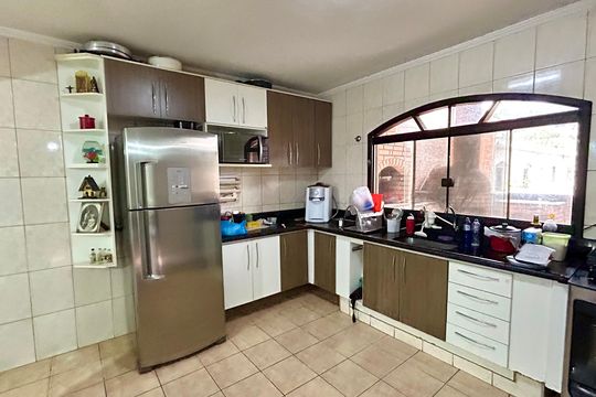 Cozinha de casa para alugar com 3 quartos, 280m² em Jardim Valeria, Guarulhos
