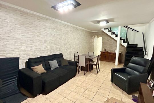 Casa para alugar com 3 quartos, 280m² em Jardim Valeria, Guarulhos