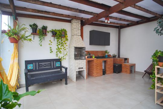 Churrasqueira de casa à venda com 2 quartos, 80m² em Sapucaia do Sul, São Leopoldo