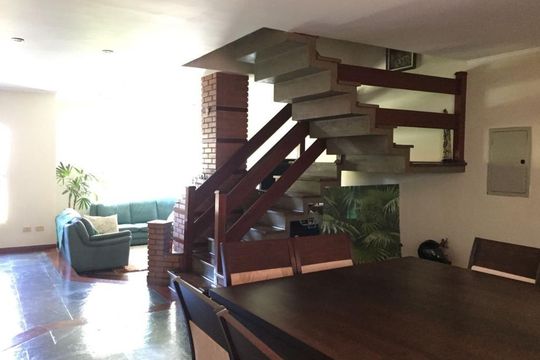 Casa à venda com 3 quartos, 350m² em Jardim Gumercindo, Guarulhos