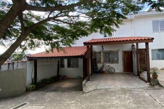 Casa à venda com 2 quartos, 70m² em Itaquera, São Paulo