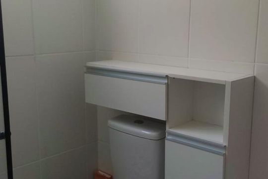 Banheiro de apartamento à venda com 1 quarto, 56m² em Vargem Grande, Rio de Janeiro