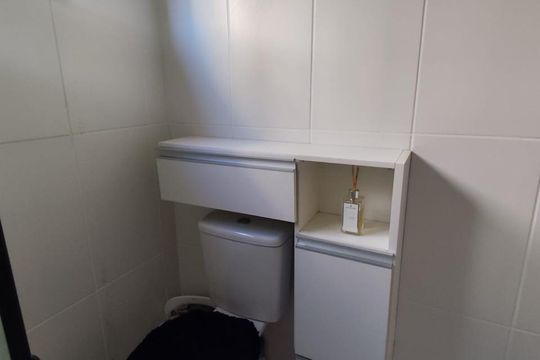 Banheiro de apartamento à venda com 1 quarto, 56m² em Vargem Grande, Rio de Janeiro