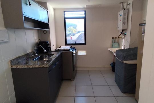 Cozinha de apartamento à venda com 1 quarto, 56m² em Vargem Grande, Rio de Janeiro