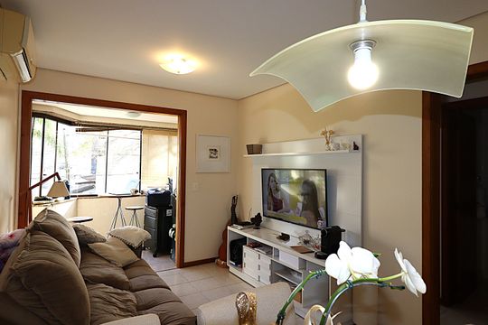 Sala de apartamento à venda com 1 quarto, 48m² em São João, Porto Alegre