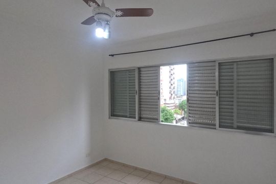Quarto 1 de apartamento para alugar com 2 quartos, 90m² em Gonzaga, Santos