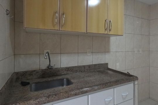 Cozinha de apartamento para alugar com 2 quartos, 90m² em Gonzaga, Santos