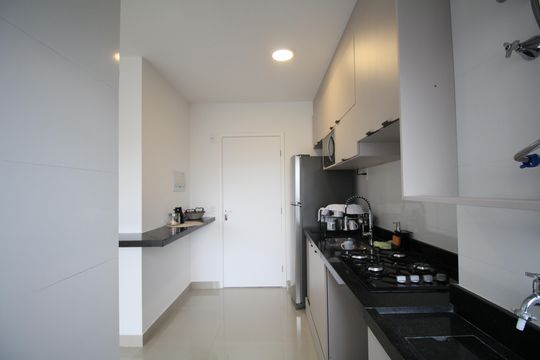 Cozinha de apartamento para alugar com 2 quartos, 37m² em Jardim Piracuama, São Paulo