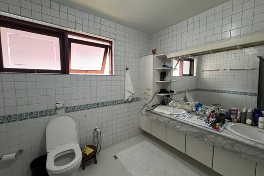 Banheiro 1 de casa à venda com 4 quartos, 360m² em Jardim Petropolis, São Paulo