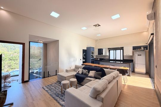 Sala de casa de condomínio à venda com 3 quartos, 208m² em Jardim Celeste, Jundiaí