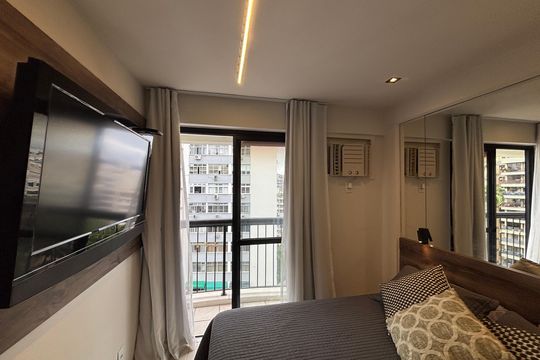 Suíte - varanda de apartamento para alugar com 2 quartos, 100m² em Laranjeiras, Rio de Janeiro