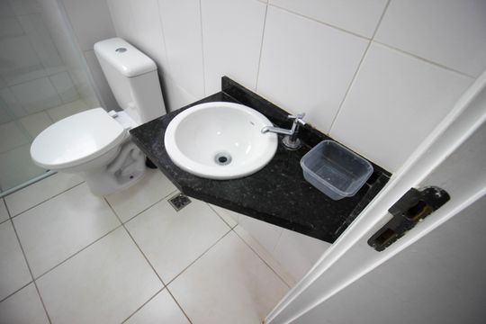 Banheiro social de apartamento para alugar com 2 quartos, 65m² em Parque Morumbi, Votorantim