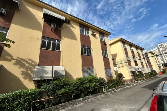 Fachada + placa de apartamento para alugar com 2 quartos, 50m² em Anchieta, Nilópolis