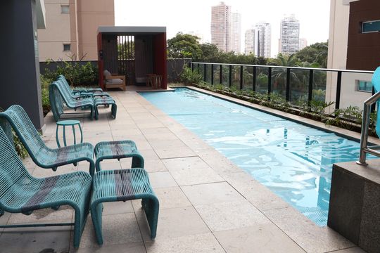 Área comum - Piscina de apartamento para alugar com 1 quarto, 49m² em Setor Bueno, Goiânia