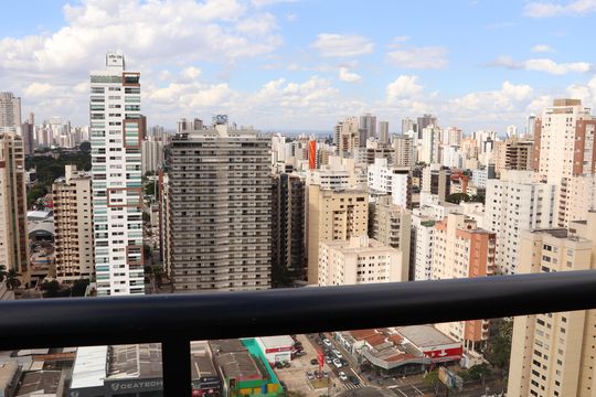 Vista da Suíte de apartamento para alugar com 1 quarto, 49m² em Setor Bueno, Goiânia