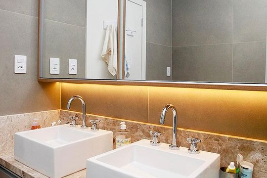 Banheiro 1 de apartamento à venda com 3 quartos, 103m² em Centro Histórico, Porto Alegre