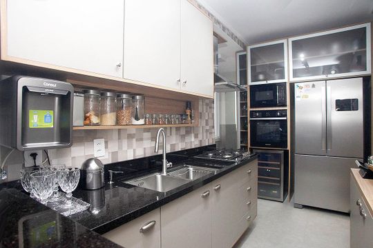 Cozinha de apartamento à venda com 3 quartos, 103m² em Centro Histórico, Porto Alegre