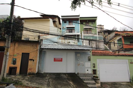 Fachada de casa à venda com 4 quartos, 125m² em Freguesia (jacarepaguá), Rio de Janeiro