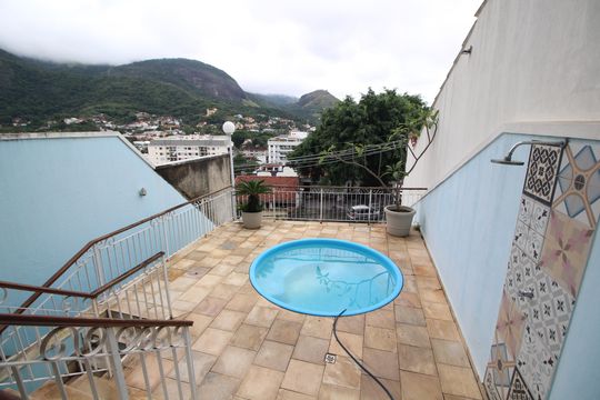 Piscina de casa à venda com 4 quartos, 125m² em Freguesia (jacarepaguá), Rio de Janeiro