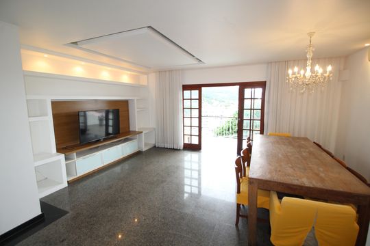 Sala de casa à venda com 4 quartos, 125m² em Freguesia (jacarepaguá), Rio de Janeiro