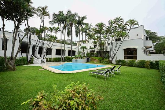 Fachada Posterior de casa à venda com 4 quartos, 1406m² em Jardim Guedala, São Paulo