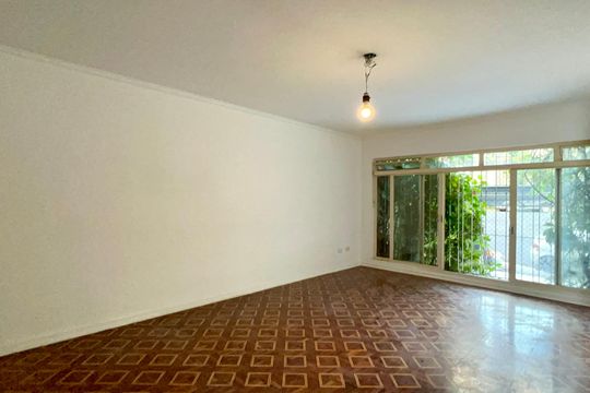 Sala de casa à venda com 4 quartos, 206m² em Vila Madalena, São Paulo