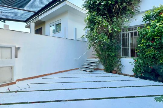 Garagem de casa à venda com 4 quartos, 206m² em Vila Madalena, São Paulo