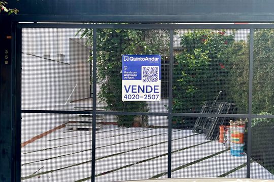Fachada de casa à venda com 4 quartos, 206m² em Vila Madalena, São Paulo