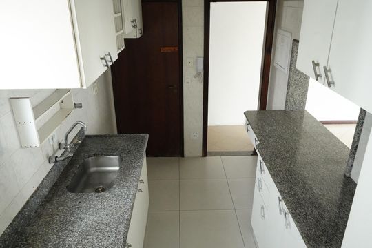 Cozinha de apartamento para alugar com 3 quartos, 89m² em Vila Carrão, São Paulo